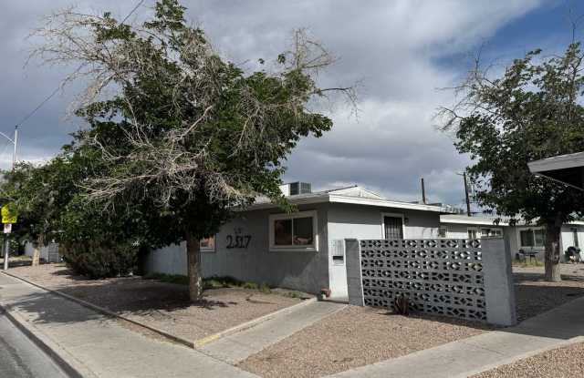 2517 Cedar Ave photos photos