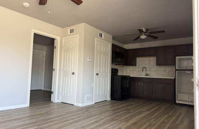 2810 Cedar Circle - 3 photos photos