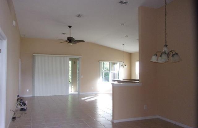 1933 W Shanelle Path Gallery 4