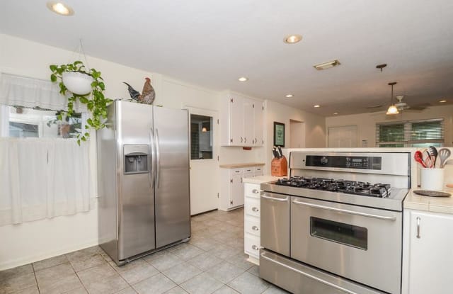 1705 Candlelight Lane - 1705 Candlelight Lane, Houston, TX 77018