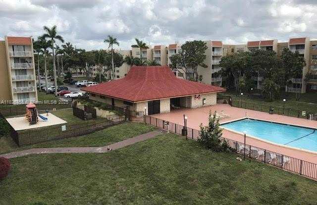 6960 Miami Gardens Dr photos photos