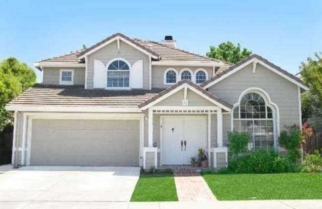 Pleasanton 4 Bed / 3 Bath, Solar Home, with Pool, Pets welcome, Owner provides gardener & pool service - 3328 Hartwell Court, Pleasanton, CA 94588