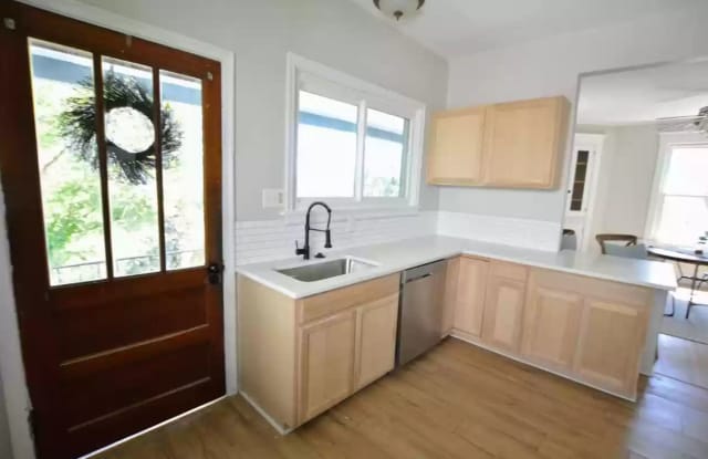 1004 Willey Street - 1 photos photos