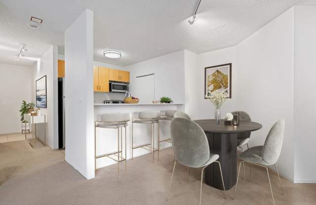 58 W Superior St photos photos