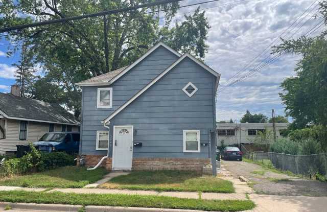 3945 Van Nest Ave - 3945 Van Nest Avenue, Minneapolis, MN 55409
