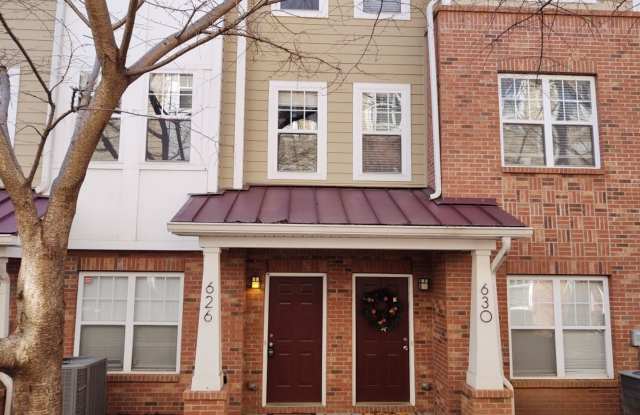 Pristine, move in ready Townhome located in Elizabeth Court! photos photos