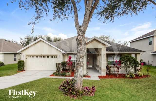 381 Maudehelen Street - 381 Maudehelen Street, Apopka, FL 32703