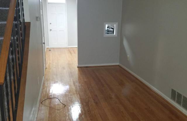 104 N MADEIRA STREET Gallery 2