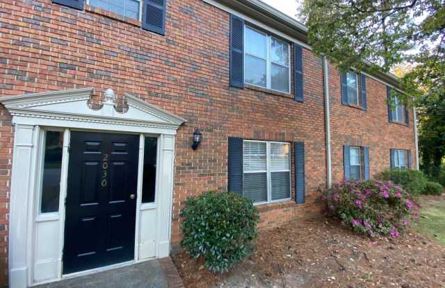 2030 Montreat Circle Unit B Gallery 2