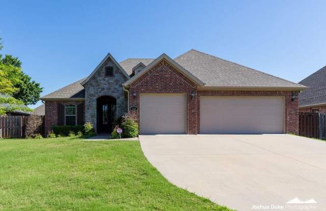 Stunning home in Hamptons Subdivision w/an office! Near Stonebridge Meadows GC! photos photos
