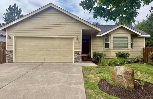 Single Level 3 BR in NE Bend with huge fenced yard! photos photos