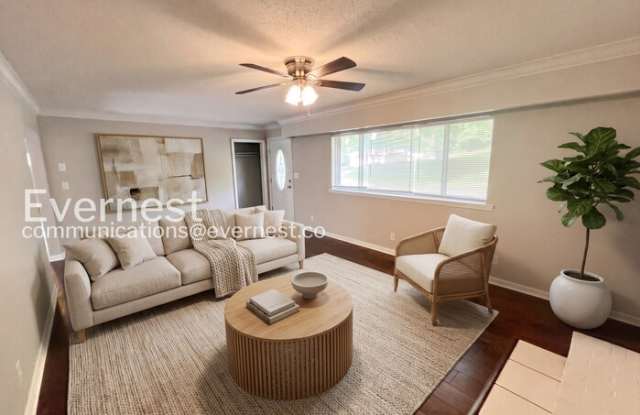 5526 Crestview Drive Gallery 4