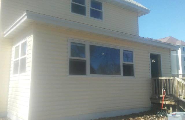 221 Court Avenue North - 221 Court Avenue North, Sandstone, MN 55072