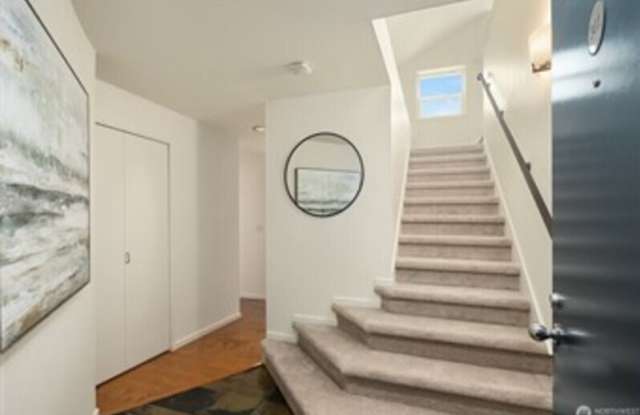1926 Fairview Ave E Gallery 2