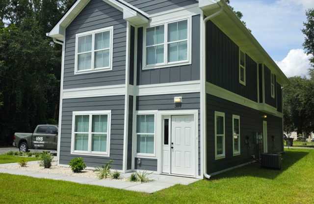 Charming 3 bed, 1.5 bath Gallery 3