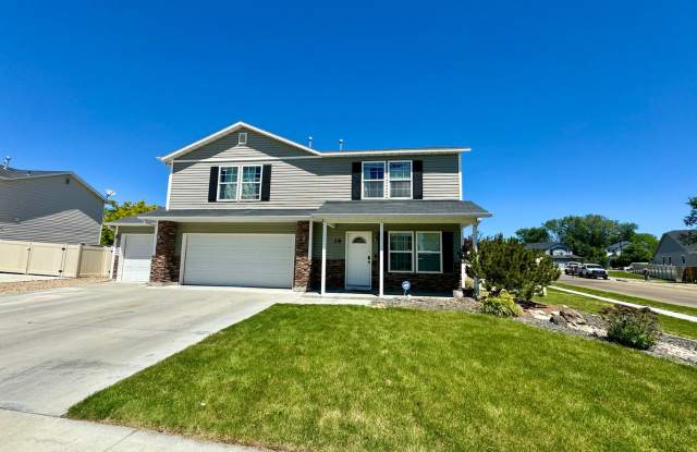 Coming Soon: Spacious 5-Bedroom Home with 3-Car Garage in Nampa photos photos