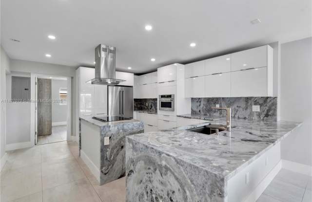 2115 NE 37th Dr photos photos