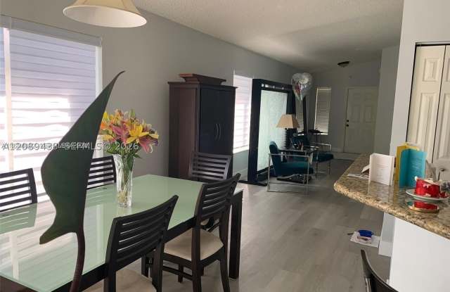 1477 Majesty Ter Gallery 3
