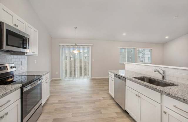 2205 Macatawa Lane Gallery 2