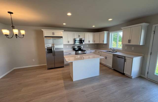 Modern 3 Bed, 2.5 Bath Home | 1,800 Sq Ft | Stylish & Move-In Ready Gallery 3