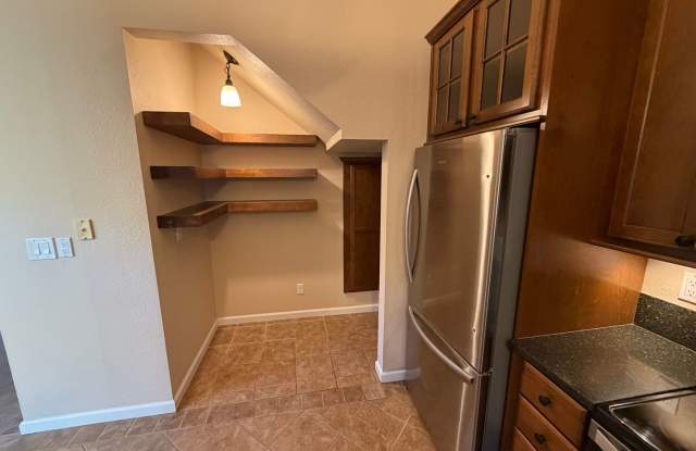 2-Bedroom Corner Townhome in Stonegate Woods, Davis Gallery 4