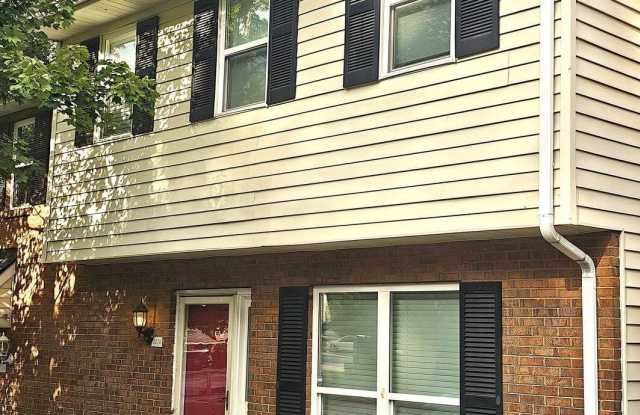 2270 Newport Landing Gallery 1