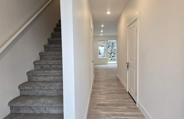 $1000 OFF THE 1ST MONTHS RENT! BE THE 1ST TO MOVE INTO THIS BRAND NEW TOWNHOME! photos photos