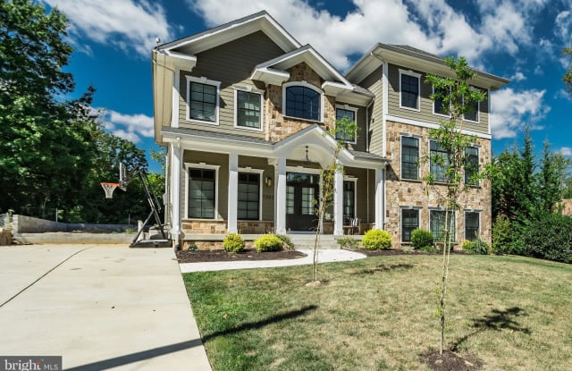 7302 BROOKCREST PLACE - 7302 Brookcrest Place, Annandale, VA 22003