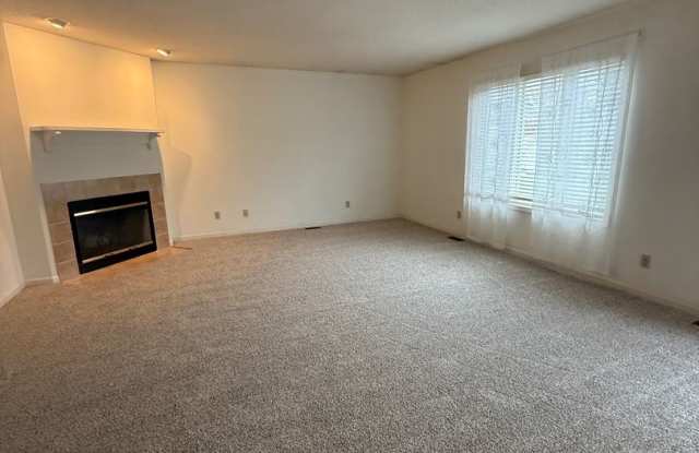 2 Bedroom - Halteman - Condo - Renovated Gallery 3