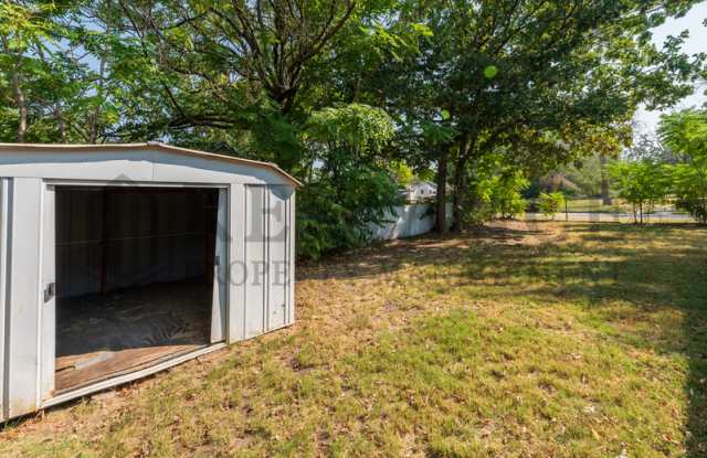 1702 West Esthner Avenue Gallery 4