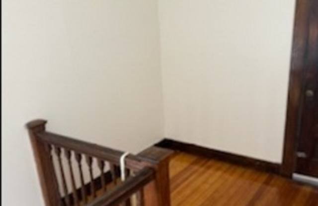 191 English Street Gallery 3