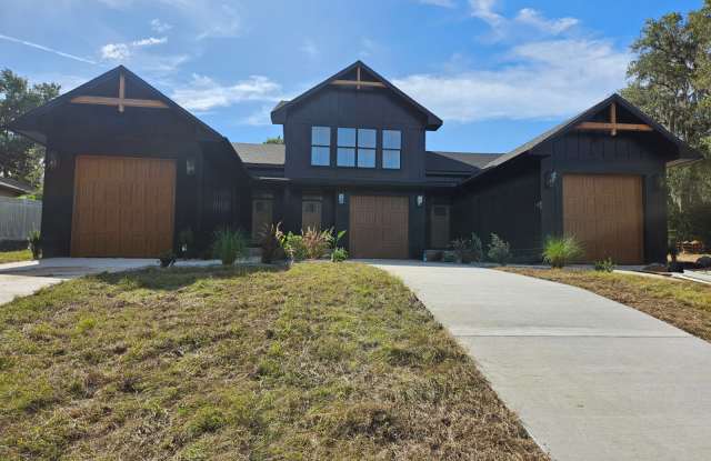 207 Cherry Ave - 207 Cherry Avenue, Inverness, FL 34450