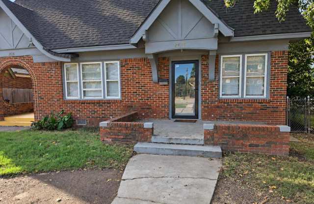 Updated Home with Historic Charm Near OKC’s Plaza District Gallery 3