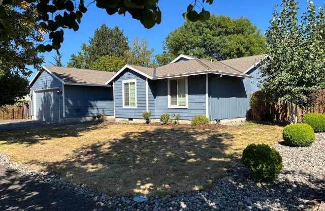 Freshly Updated Troutdale Gem with Entertainer’s Backyard photos photos