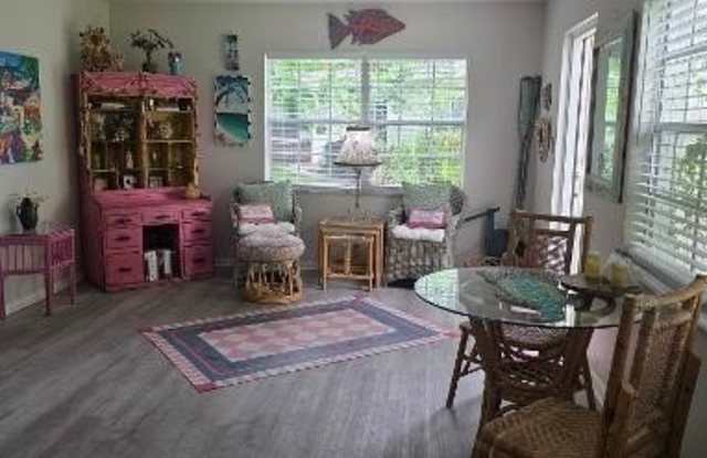 823 Courtington Lane Gallery 3