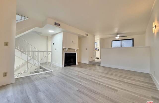 31 Eastern Ave unit: 4 photos photos