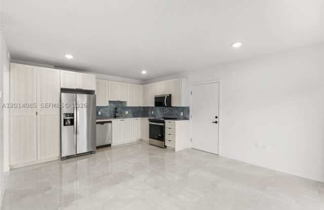 14584 SW 261st Ter Gallery 1