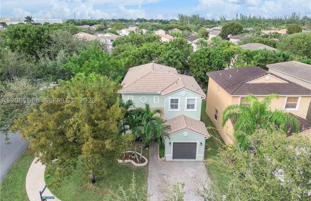 1975 SE 14 St Gallery 2