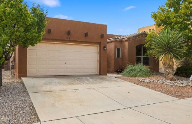 NW Heights 3 Bedroom 2 Bathroom 2 Car Garage Gallery 1