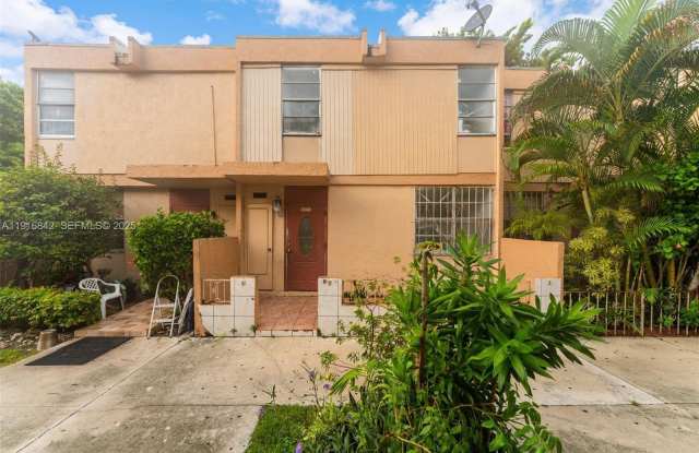 6011 SW 69th St photos photos