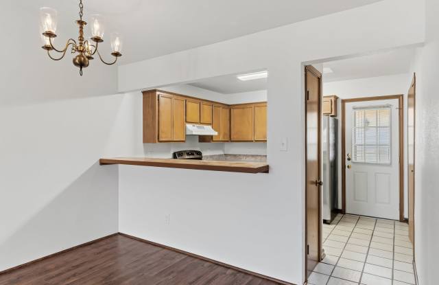 1010 Green Meadow Gallery 4