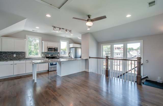 1029 Villa Pl  (APT) - 1029 Villa Place, Nashville, TN 37212