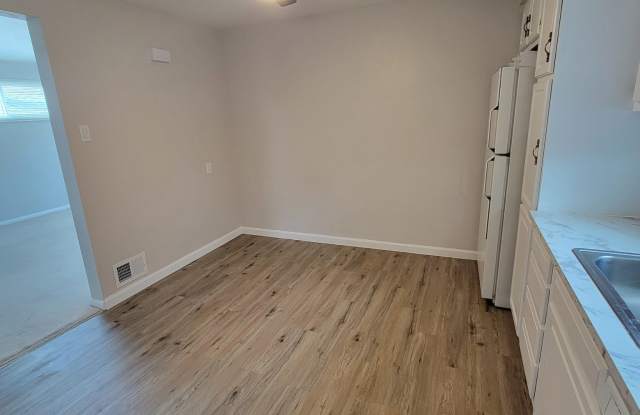 1775 Potomac Avenue Gallery 2
