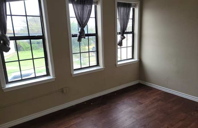 354 East Southcross photos photos
