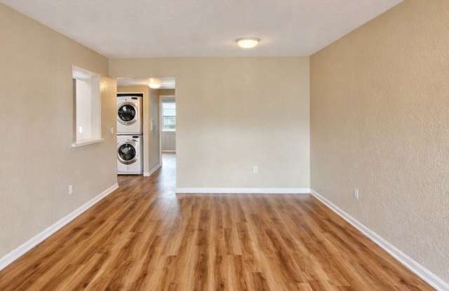 1063 Golden Lakes Boulevard photos photos