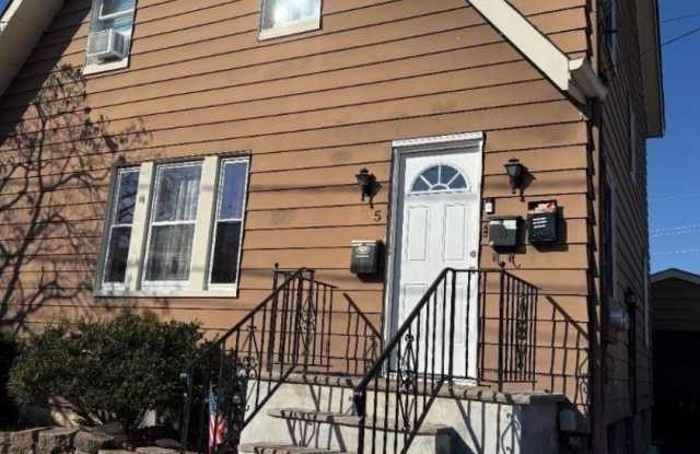 5 Garfield Pl - 5 Garfield Place, Totowa, NJ 07512