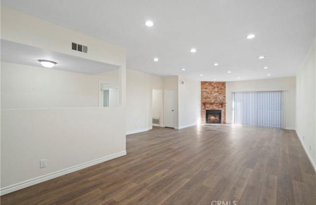 17522 Sherman Way Gallery 2