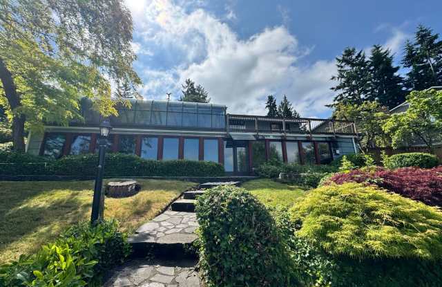 Gravelly Lake Waterfront 4 Bedroom Home in Lakewood! photos photos