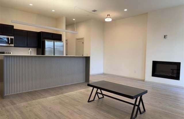 575 S Fretz Avenue Gallery 3