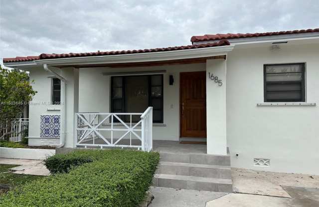 1685 Sw 15th St photos photos